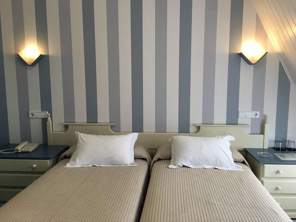 Hotel Piramide ポルトノボ エクステリア 写真