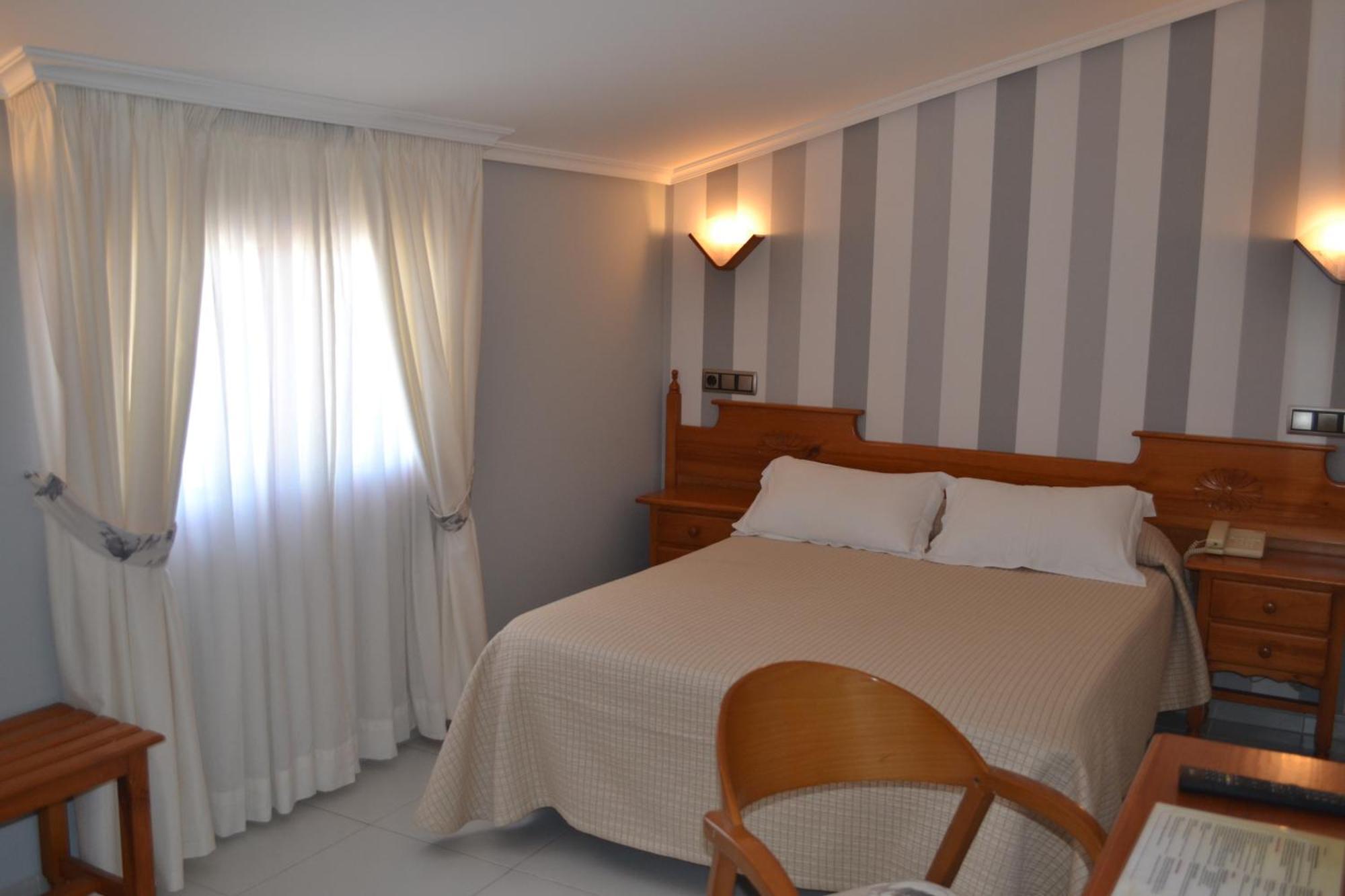 Hotel Piramide ポルトノボ 部屋 写真